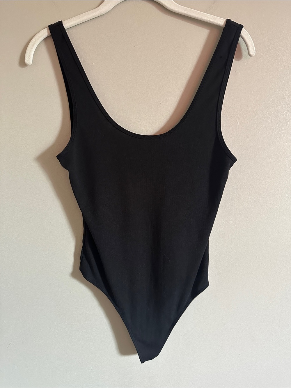 Black Ribbed Scoop Neck Sleeveless Bodysuit - Picture 3 of 4